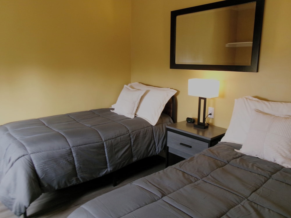 Carmel Wayfarer Inn - photo 14