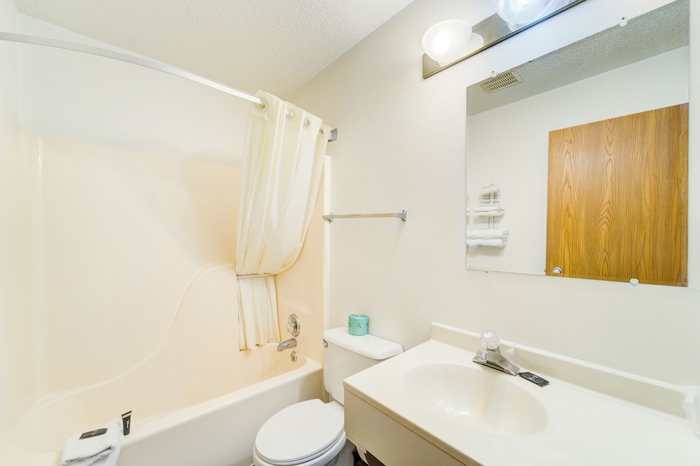 Capital O Amerihost Inn and Suites Kingdom City Hwy 54 MO - photo 49