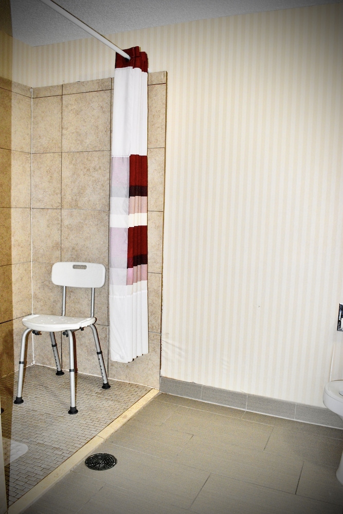 Red Roof Inn & Suites Little Rock - photo 39