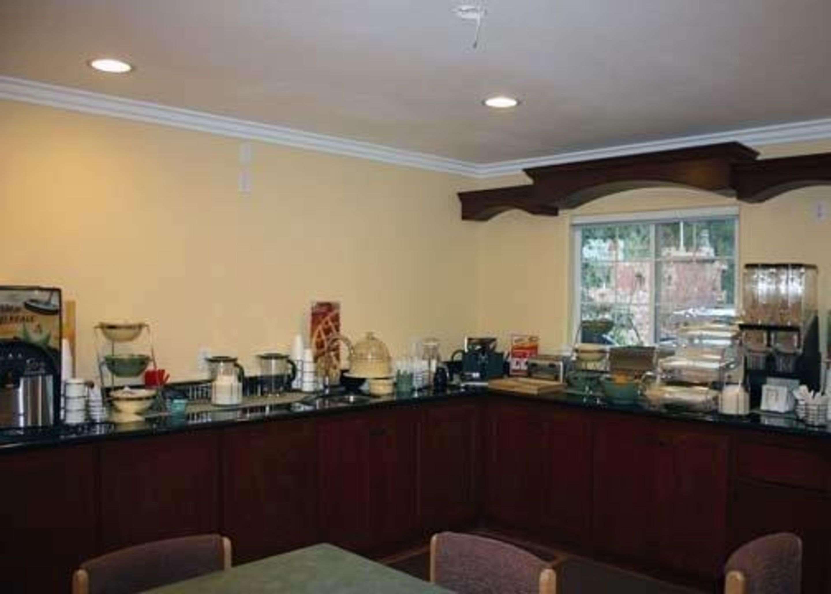 Quality Inn & Suites Santa Cruz Mountains - photo 26