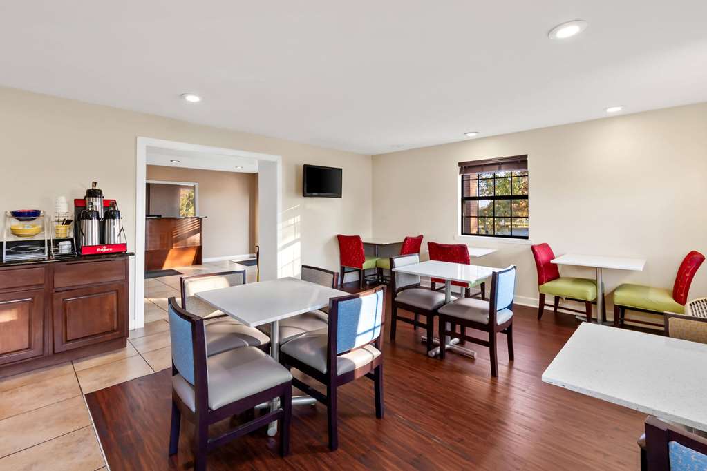 Days Inn by Wyndham Brownsville - photo 15