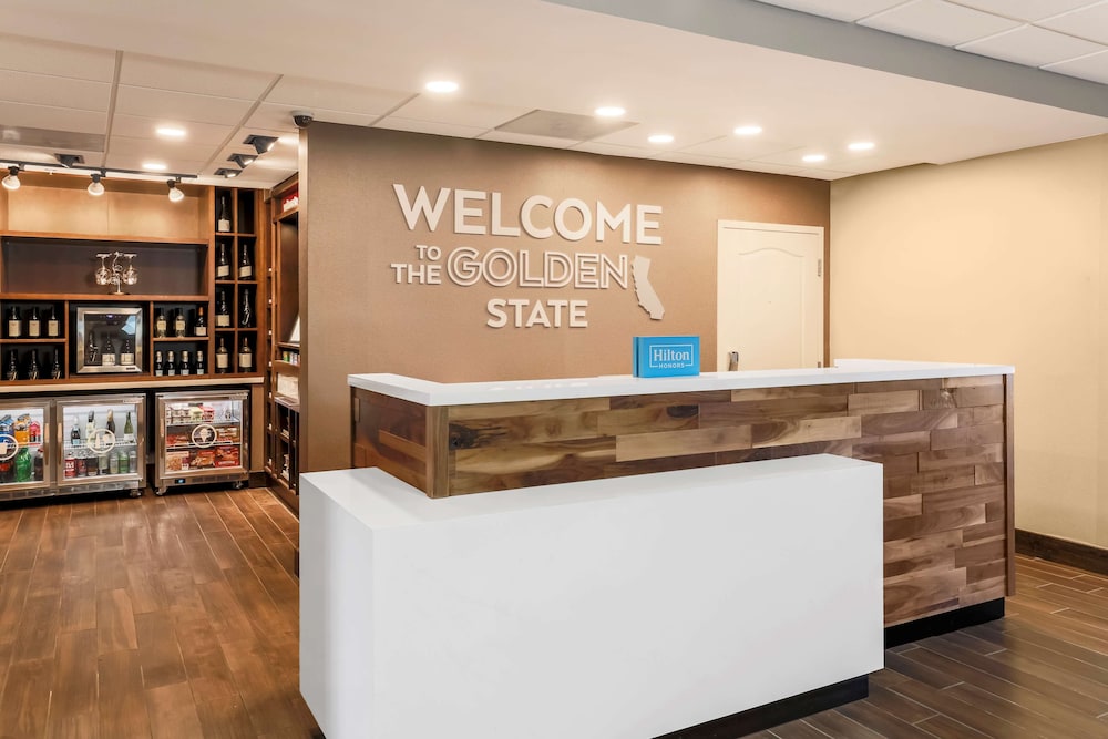 Hampton Inn & Suites Windsor Sonoma Wine Country - photo 7