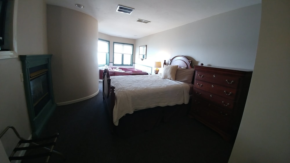 Snug Harbor Inn - photo 23