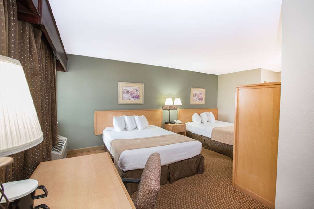 Ramada by Wyndham Spirit Lake Okoboji - photo 18