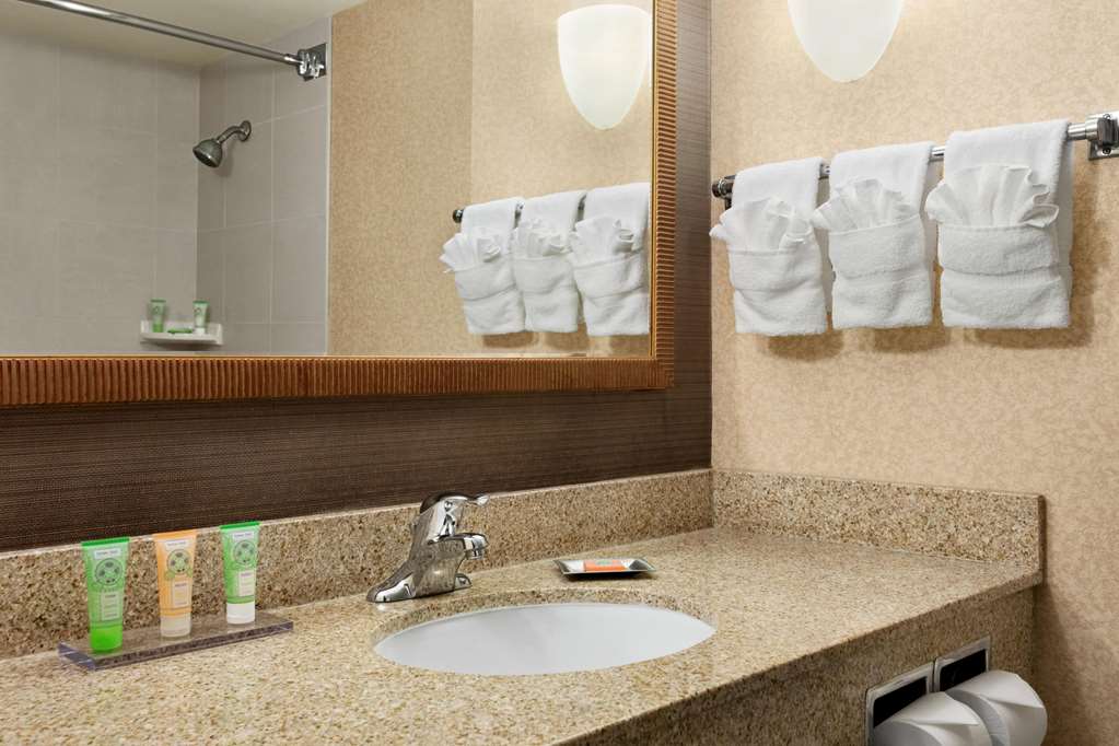 Wyndham Garden at Niagara Falls - photo 25
