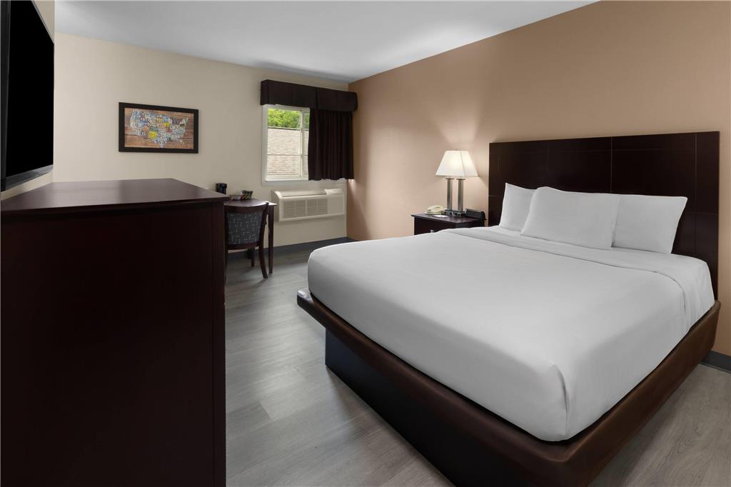 Baymont by Wyndham Iron Mountain - photo 14