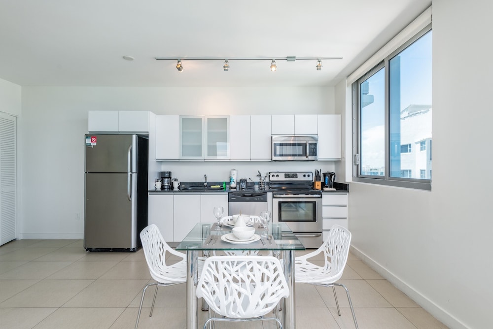 Churchill Suites Monte Carlo Miami Beach - photo 57