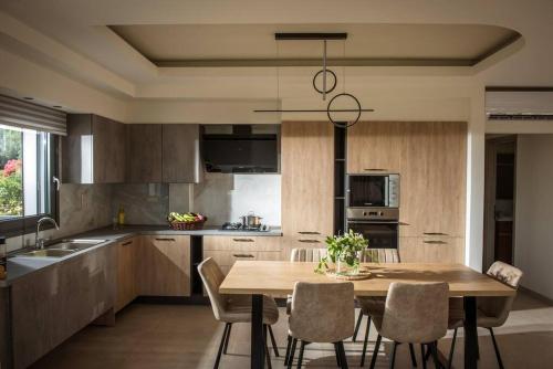 Malena Residence by 8essentially — 4-Star Luxury Hotel in Sision, Greece