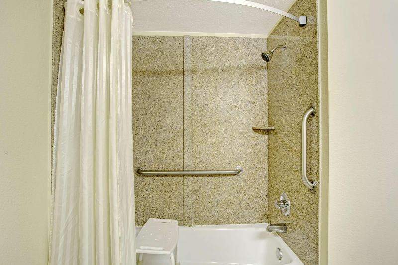 Ocean Breeze Inn - photo 12