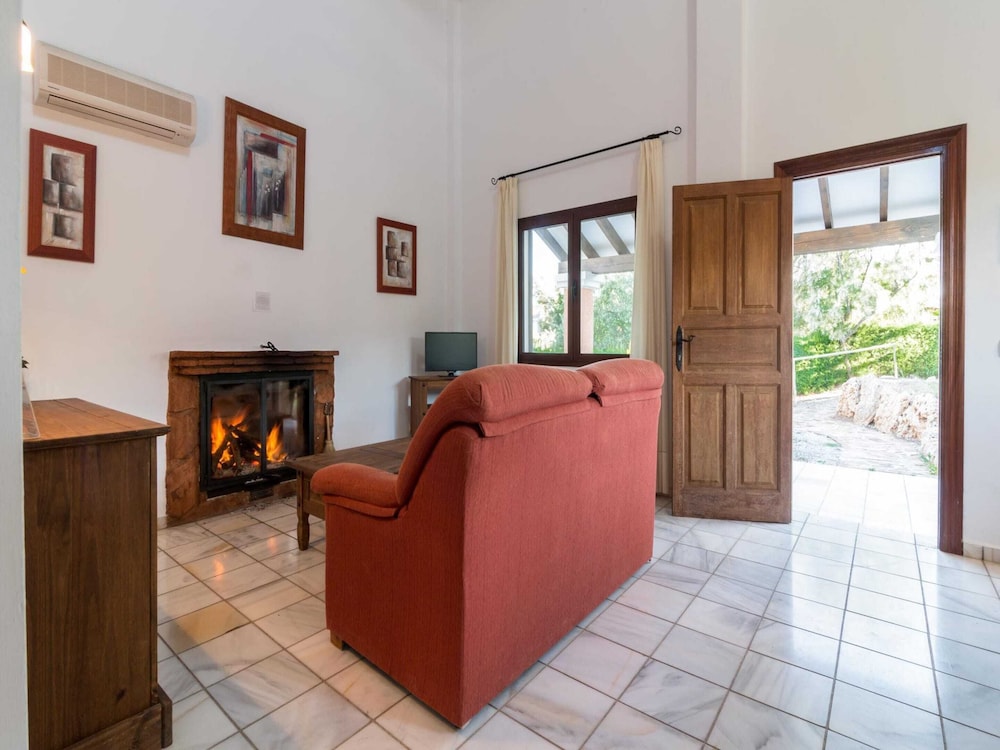 Outdoor Ibipozo Retreat With Pool — hotel in Pozo Alcon