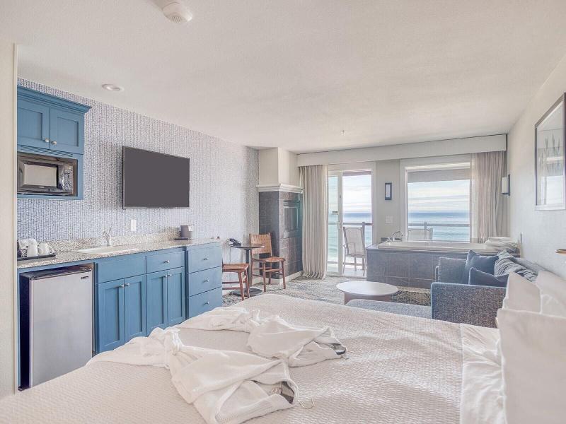 Starfish Manor Oceanfront Hotel - photo 60