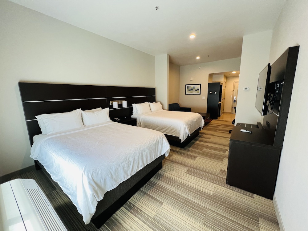 Holiday Inn Express & Suites Salinas by IHG - photo 9
