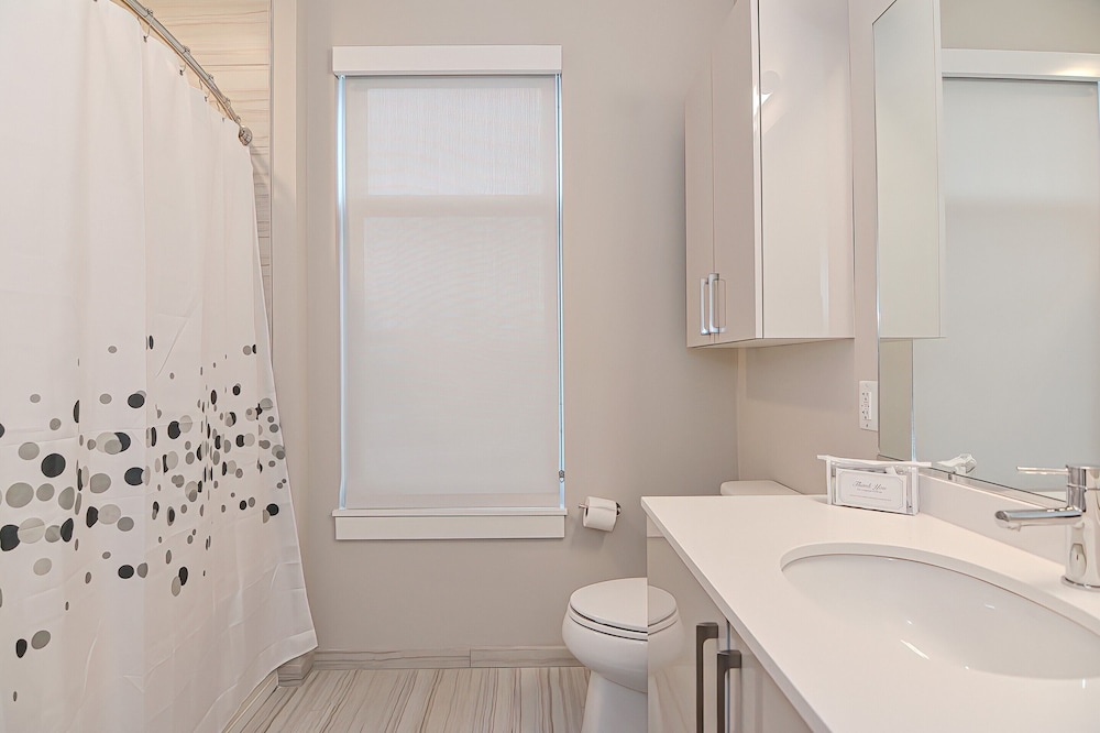 Global Luxury Suites East Boston - photo 38