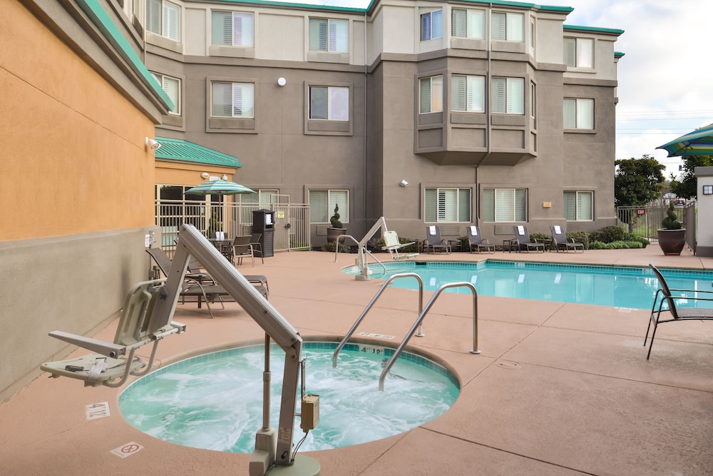 Holiday Inn Express & Suites Elk Grove Central Hwy 99 by IHG - photo 24