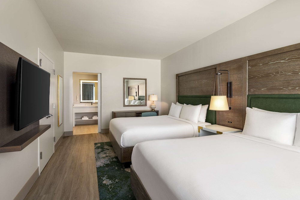 Embassy Suites by Hilton Panama City Beach Resort - photo 58