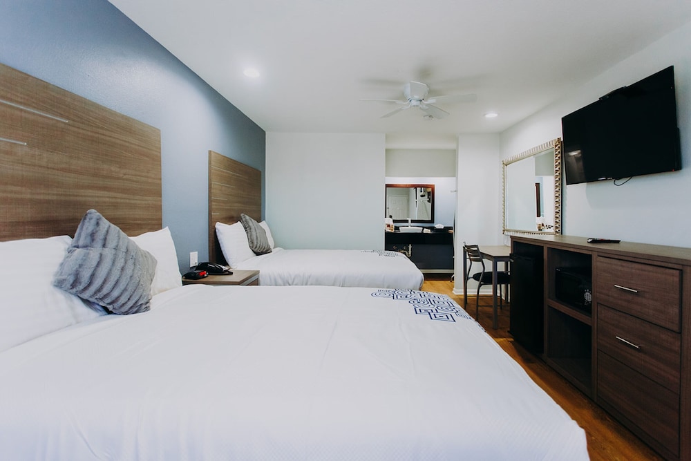 Scottish Inns and Suites Near Kemah Boardwalk - photo 25