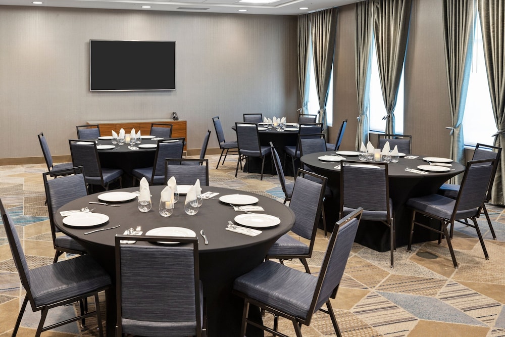 Fairfield Inn & Suites by Marriott San Jose North Silicon Valley - photo 6