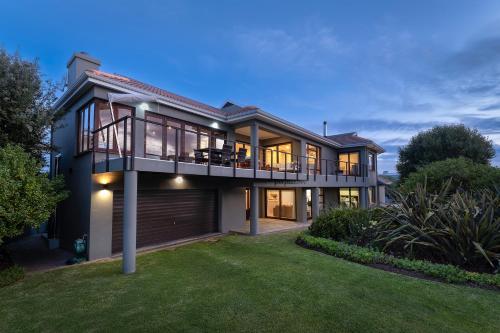 Papillon — 4-Star Luxury Hotel in None, South Africa