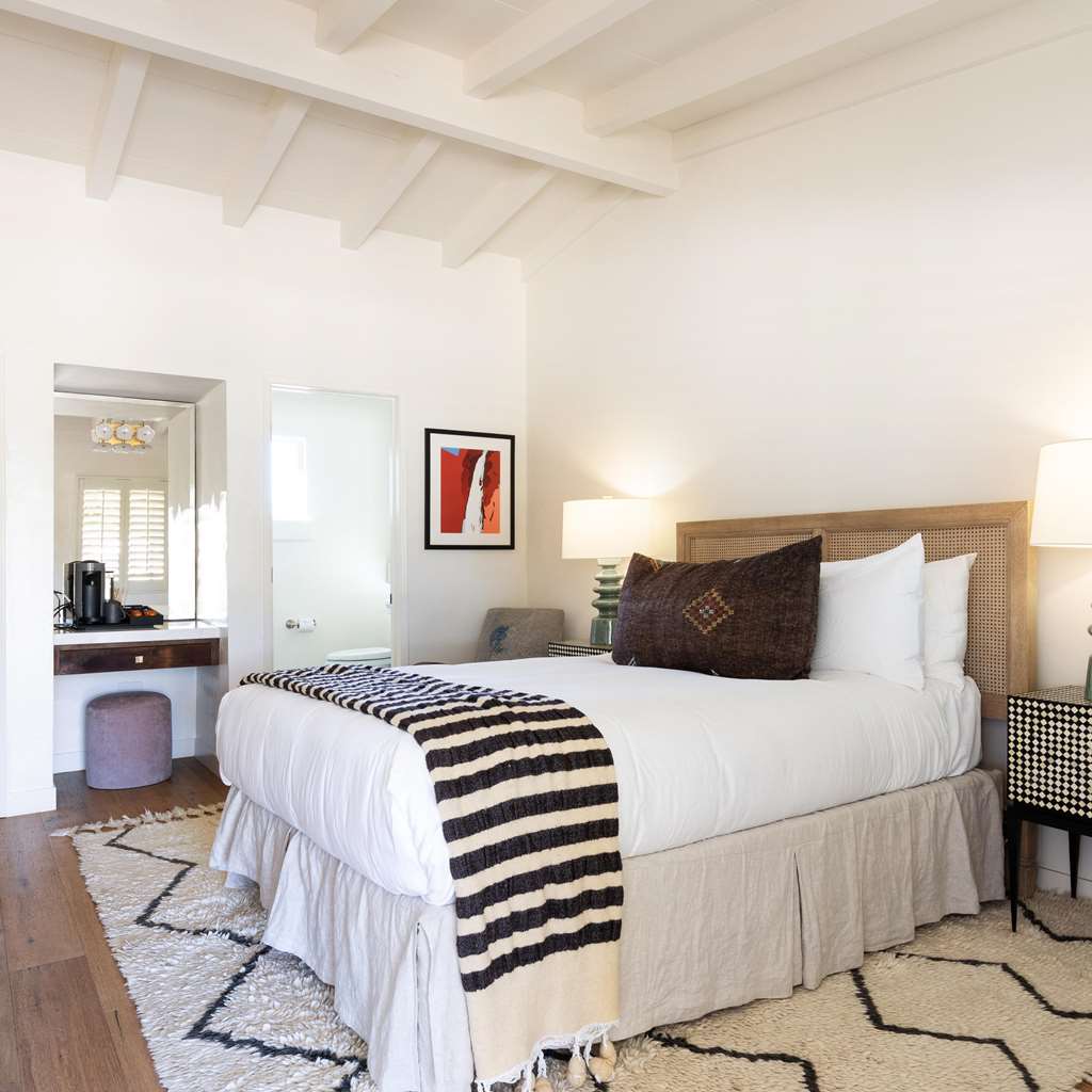 Hotel Ynez - photo 17