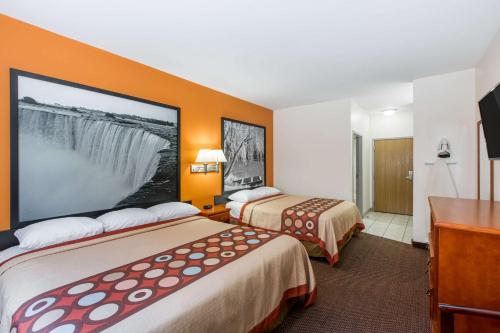 Super 8 by Wyndham Salina - photo 10