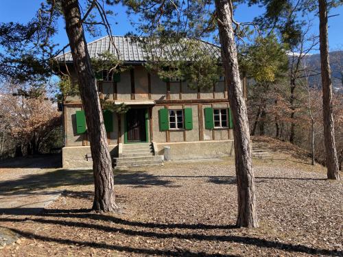 Ô Bercail - carbon neutral hotel in Chalais