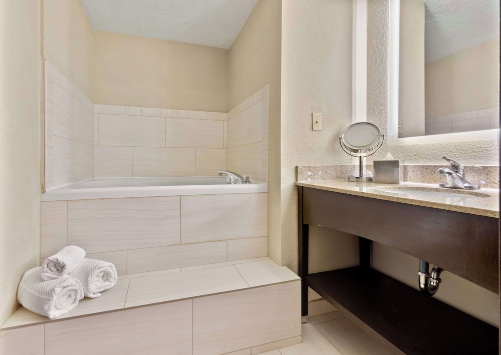 DoubleTree by Hilton Hotel Park City The Yarrow - photo 43