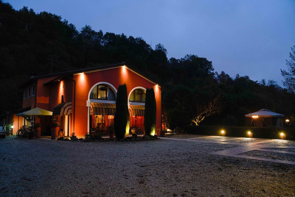 Country Home B&B Il Melo — 4-Star Luxury Hotel in Vicenza, Italy