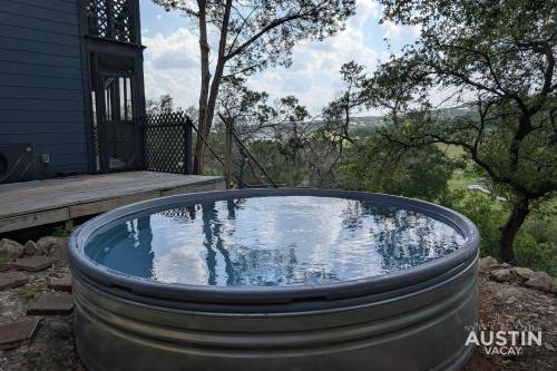 Sunset Waterfront 4BR 2BA w Pool and River Near Lake Travis by Austin Vacay — 4-Star Luxury Hotel in Austin, United States