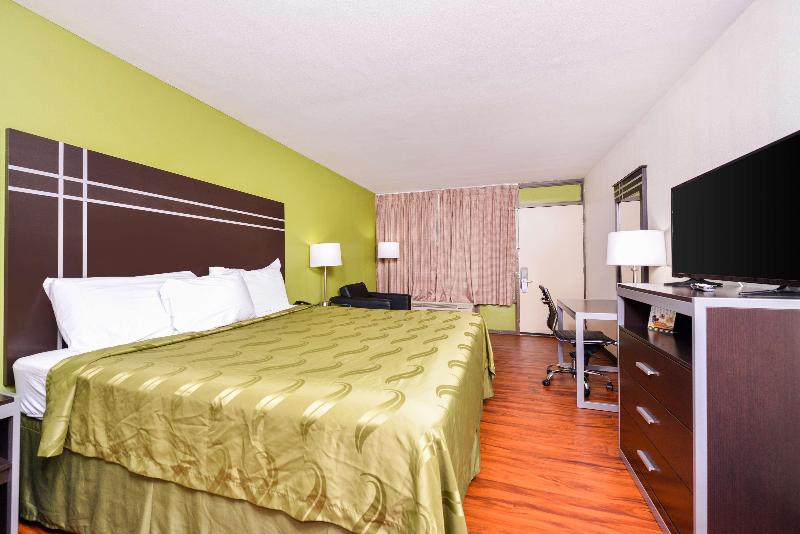 Americas Best Value Inn Airport South - photo 32