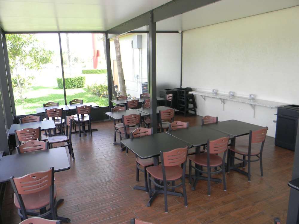 Fairway Inn Florida City Homestead Everglades - photo 95