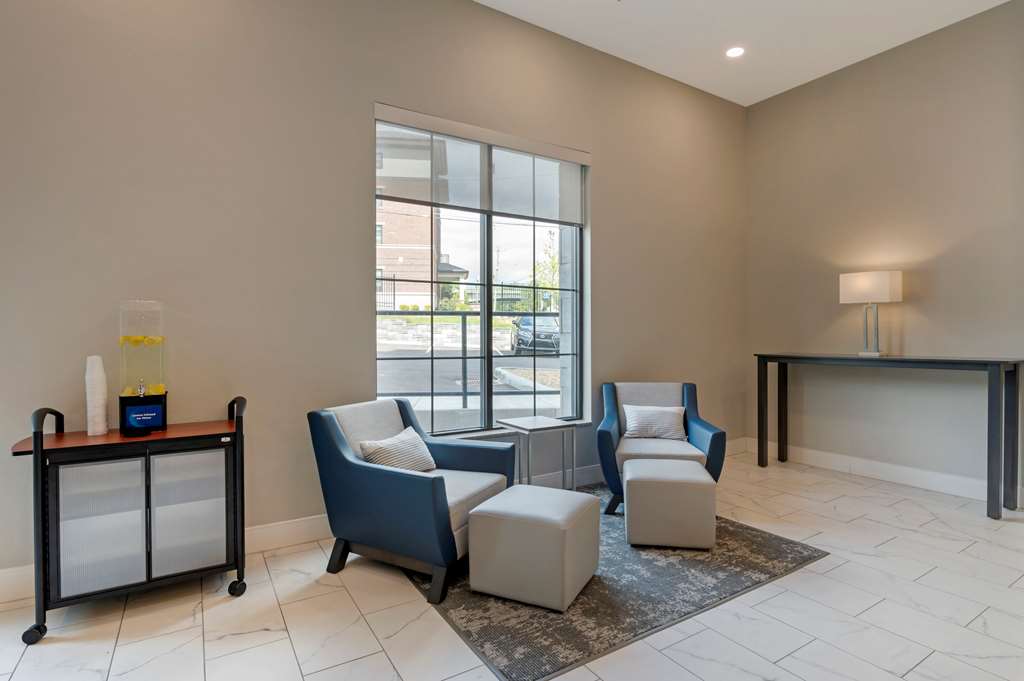 MainStay Suites Cincinnati University Uptown - photo 5