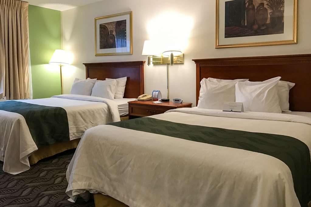 Quality Inn Holland Toledo - photo 8