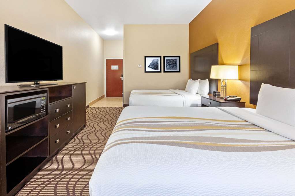 La Quinta Inn & Suites by Wyndham South Bend - photo 17