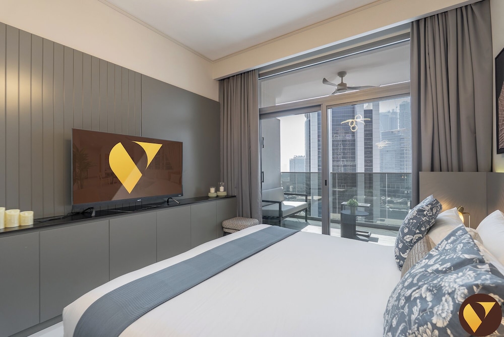 Vogue Downtown close to Burj Khalifa Dubai Mall — 4-Star Luxury Hotel in Dubai, United Arab Emirates