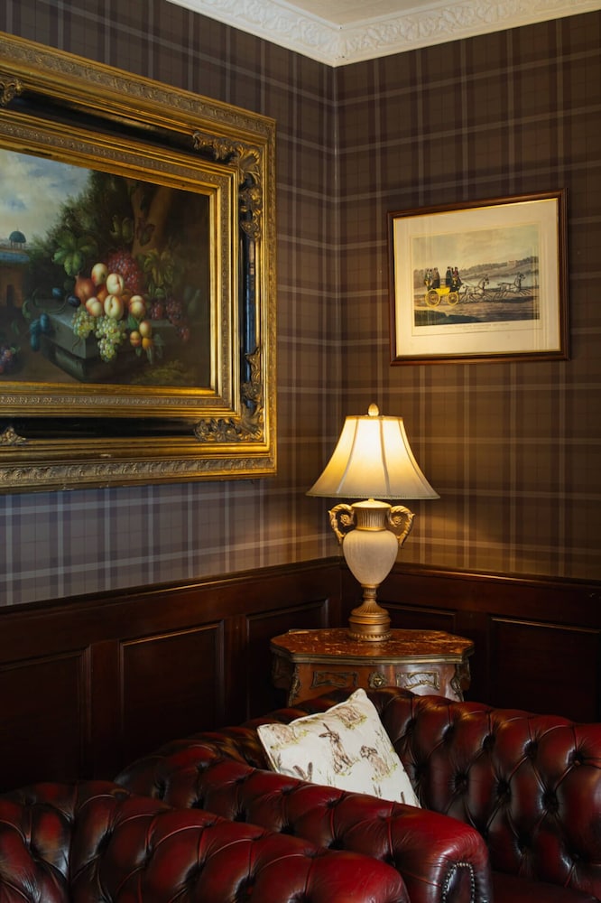 Dooly’s Hotel