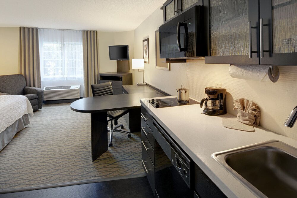 Candlewood Suites Rogers Bentonville - photo 13