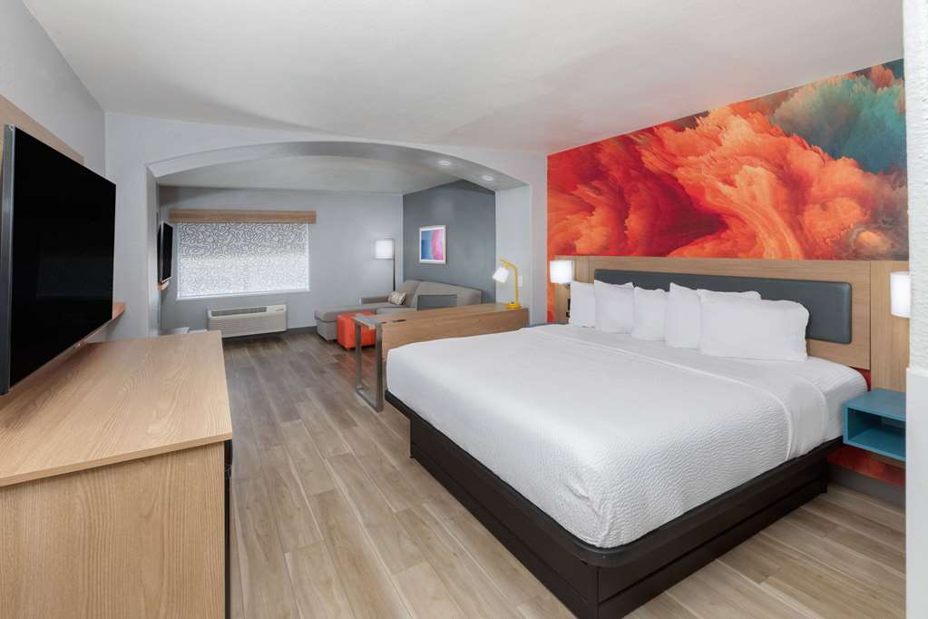 La Quinta Inn & Suites by Wyndham New Braunfels - photo 25