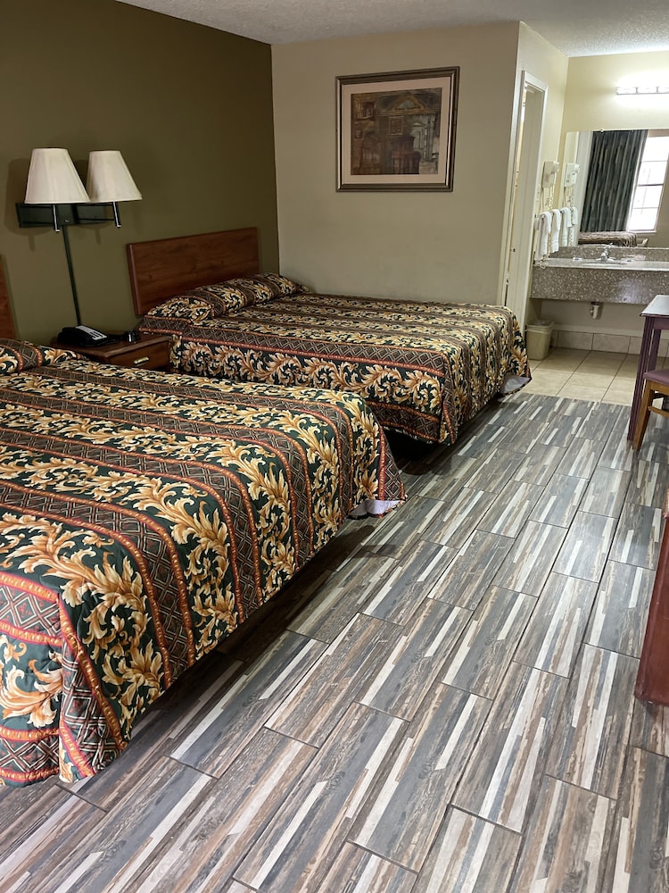 Plaza Inn Big Spring - photo 8