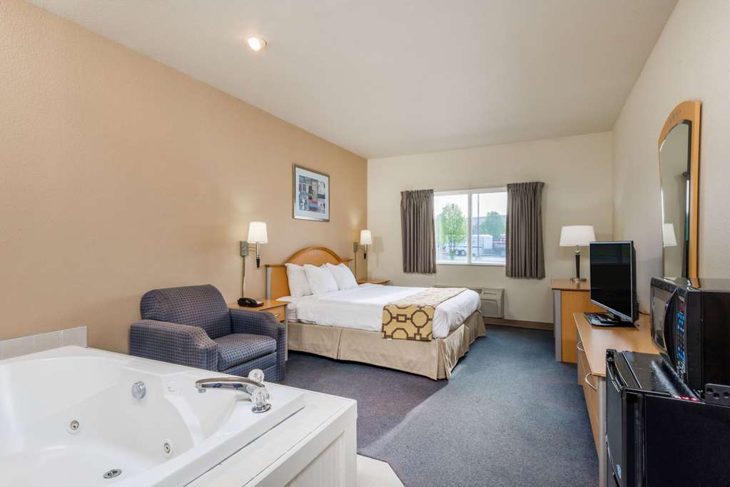 Baymont by Wyndham Noblesville - photo 26