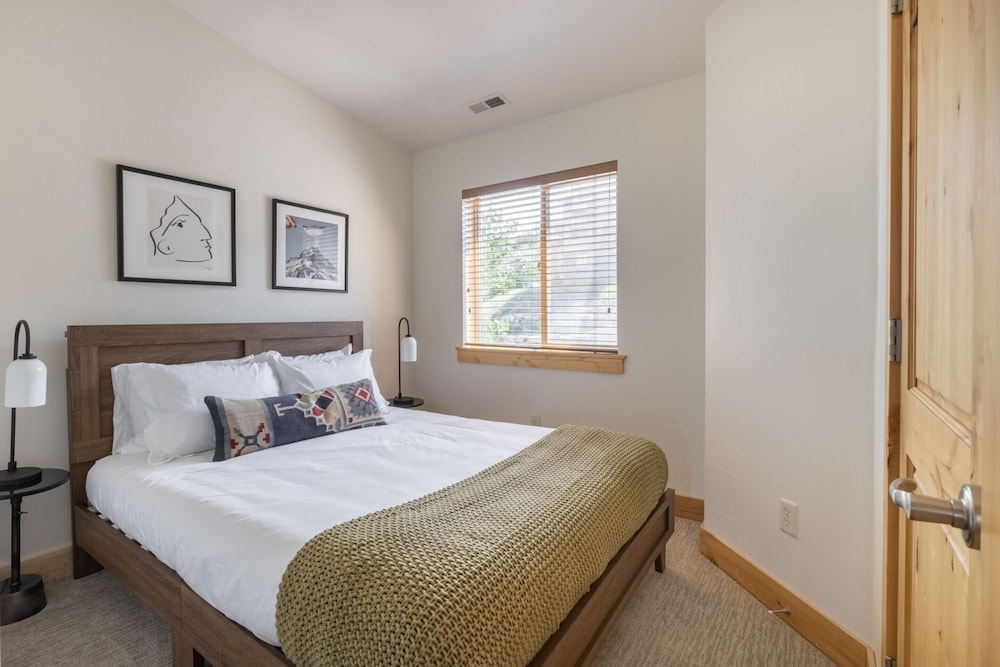 Douglas by Avantstay Charming Townhouse Mins From Deer Valley Resort - photo 6