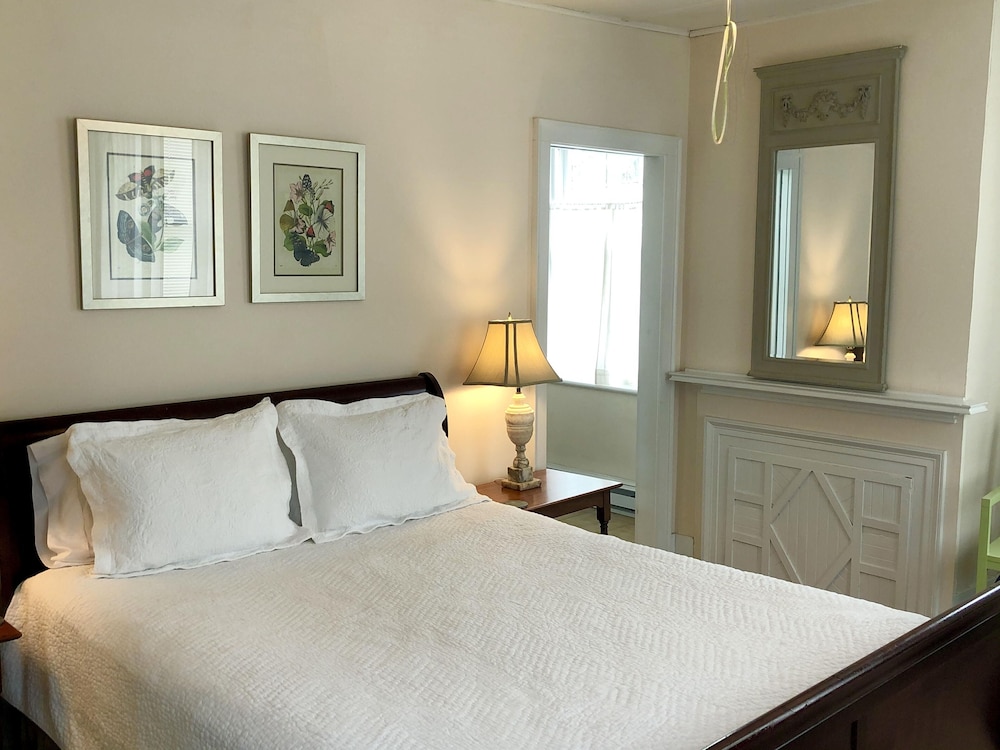 Rogues Harbor Inn - photo 13