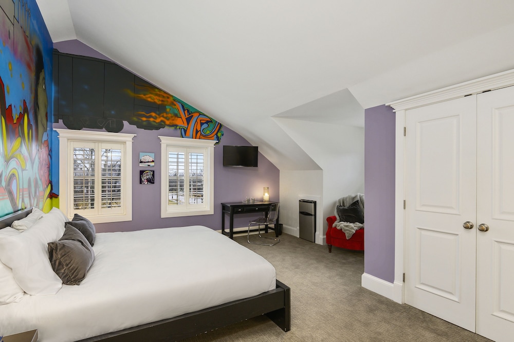 Oak Street Mansion - photo 13