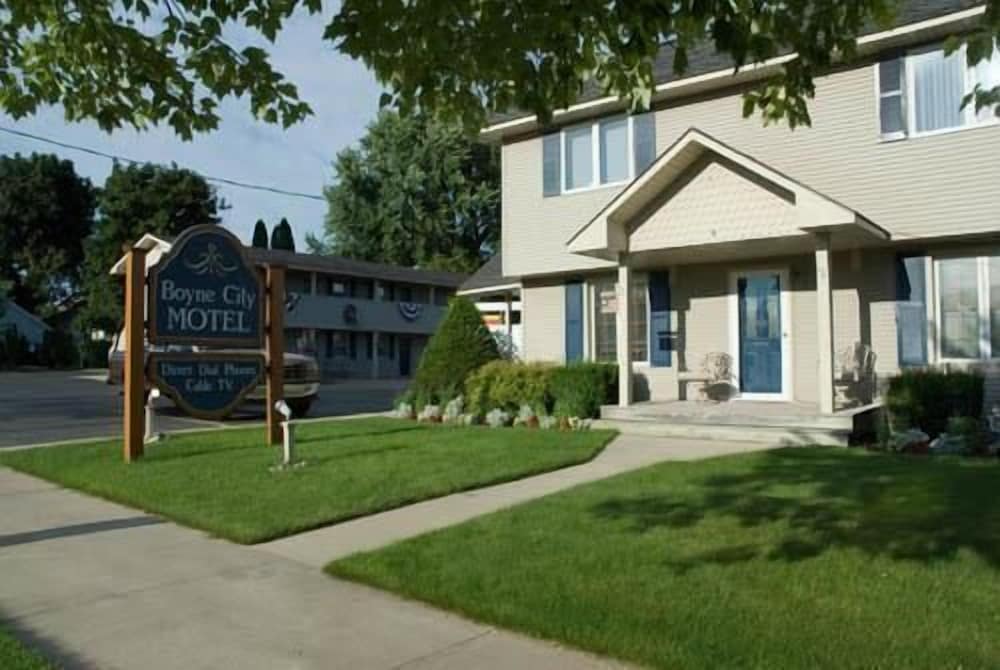 Boyne City Motel - photo 14
