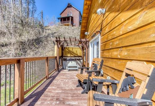 Ooglie Bear Hot Tub WIFI Free Attraction Tickets - photo 25