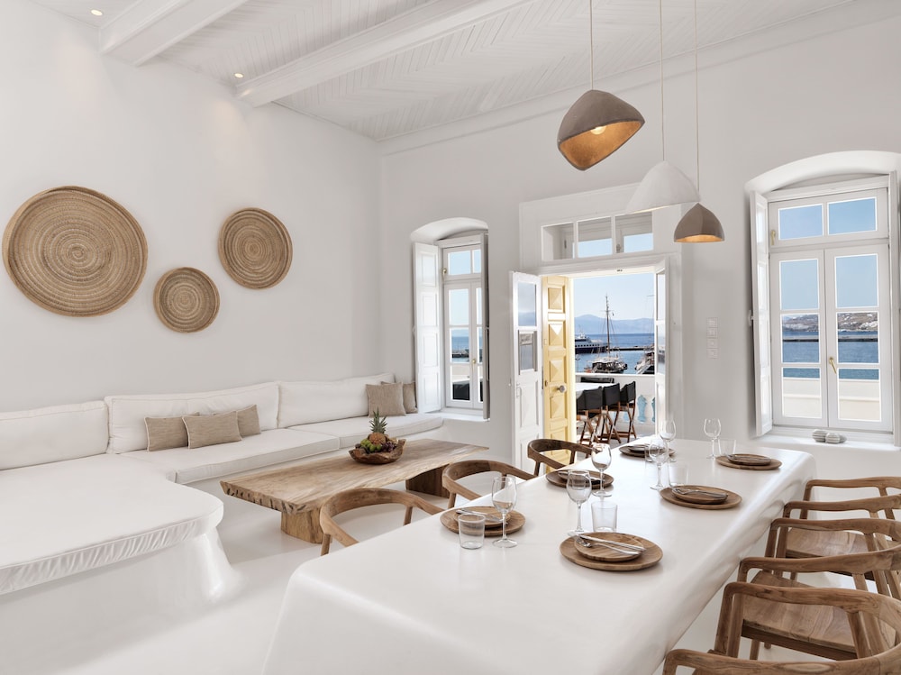 Villa Kampani Sea View Villa Mykonos Town — 4-Star Luxury Hotel in Mykonos, Greece