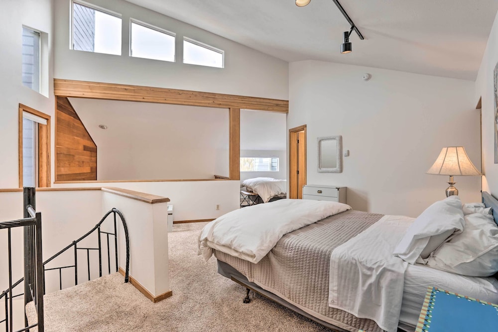 Private Balcony and Resort Perks Silverthorne Condo in Silverthorne, United States