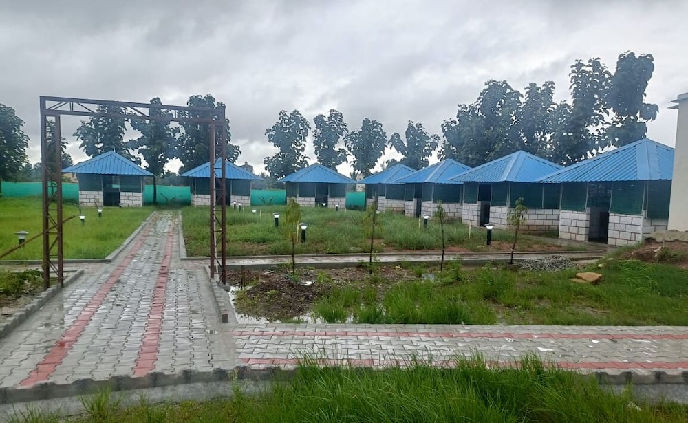 Hotel Rajganga Lodging — Hassan