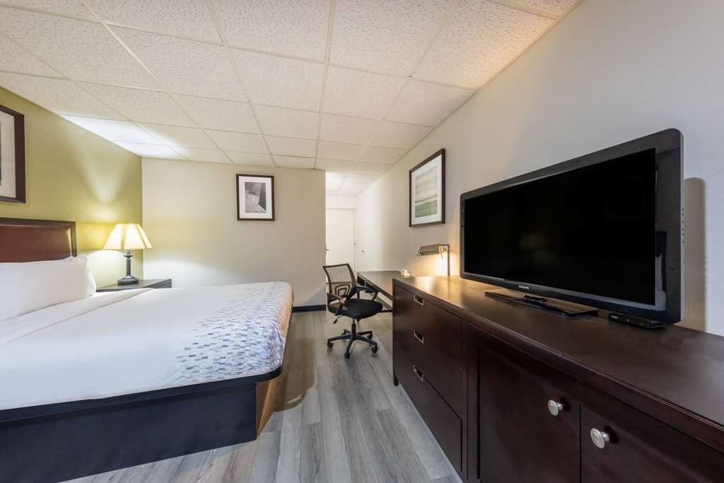 Baymont by Wyndham El Dorado - photo 12
