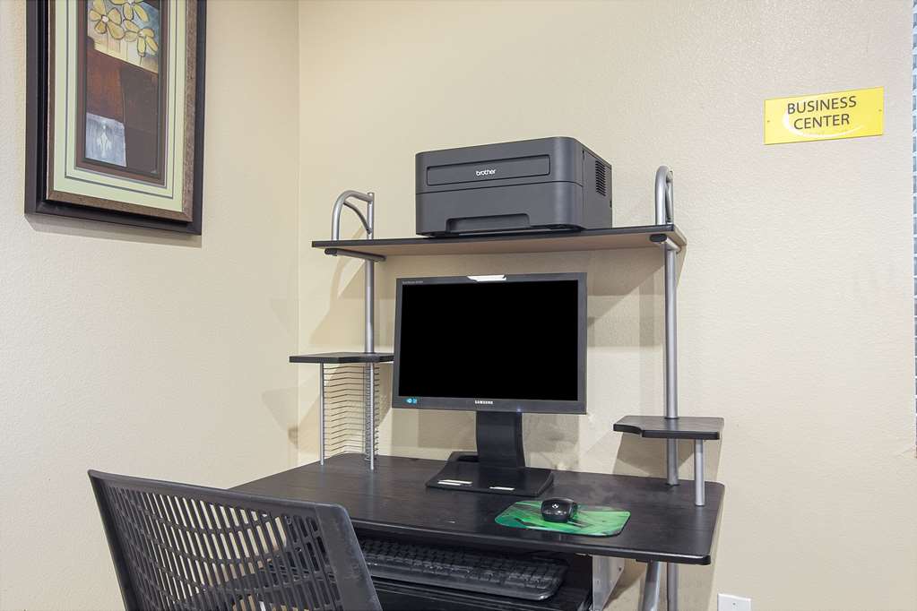 Super 8 by Wyndham Houston North I 45 - photo 33