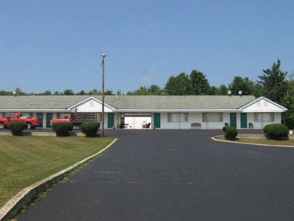 Chapel Hill Motel - photo 28